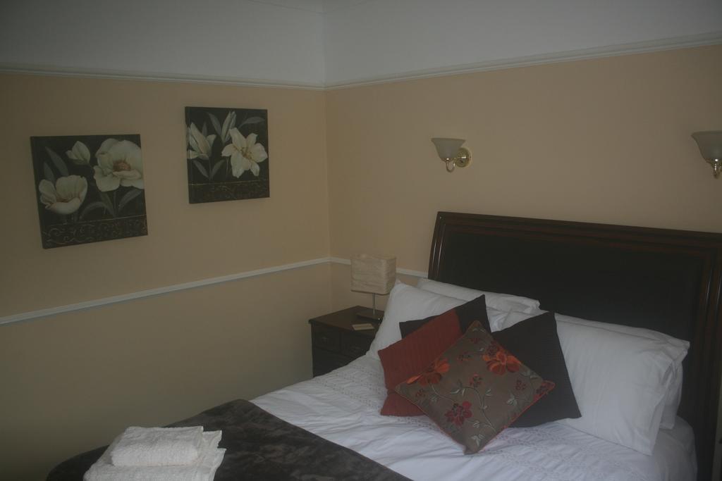 Laragh Mountain View Lodge Saggart Room photo
